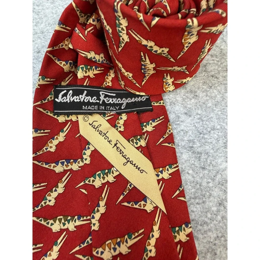 Salvatore‎ Ferragamo Mens Silk Tie Red Crocodile Alligator Print Made in Italy
